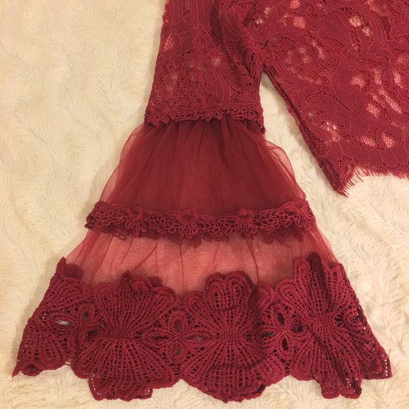 LF Lace Bell Sleeve Crop Top - Picture 7 of 8